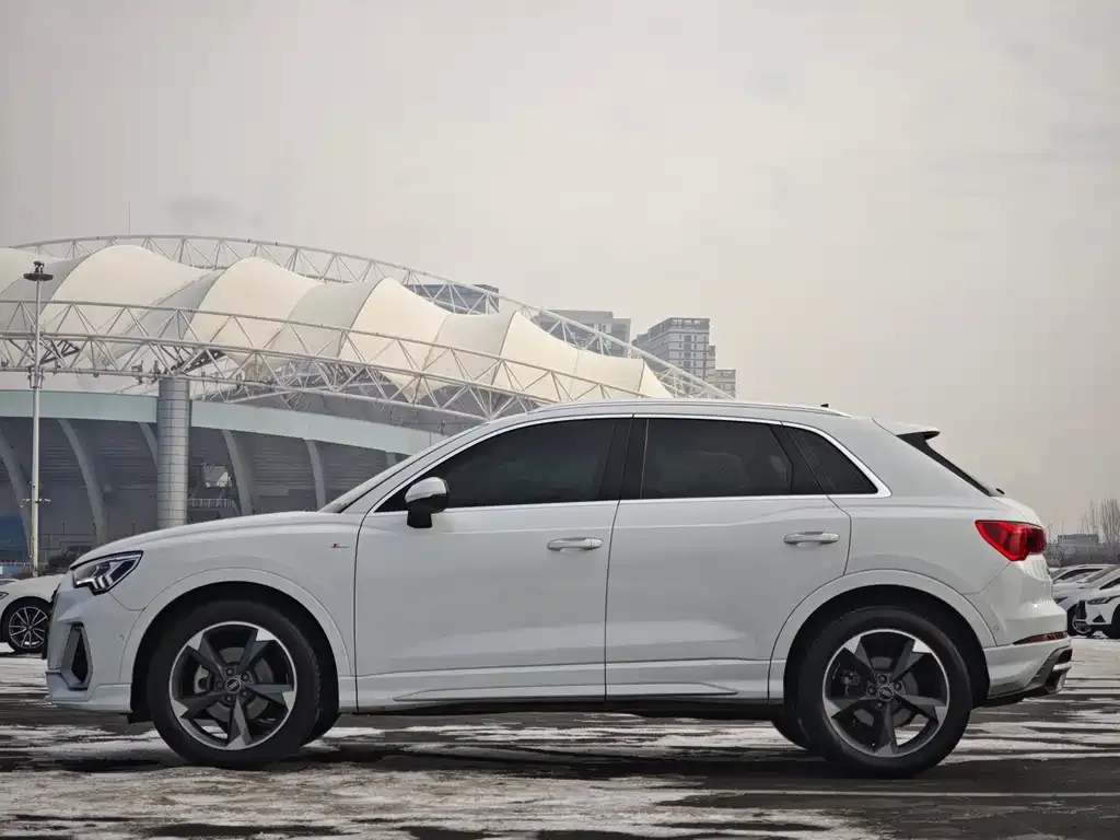 Audi Q3 2023 из CN, фото 4