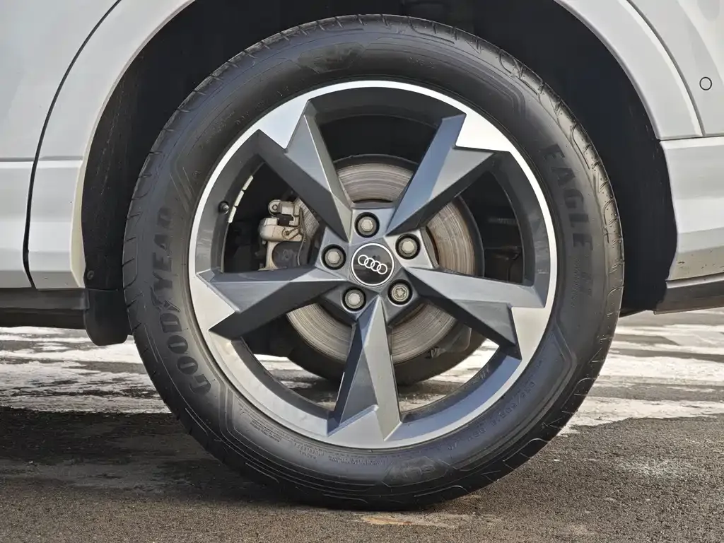Audi Q3 2023 из CN, фото 6