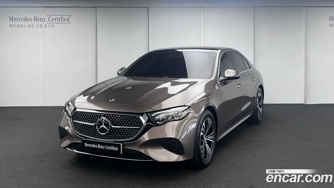 Mercedes-Benz E-Class — фото 1