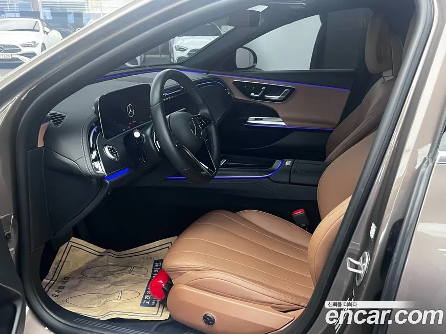 Mercedes-Benz E-Class — фото 4