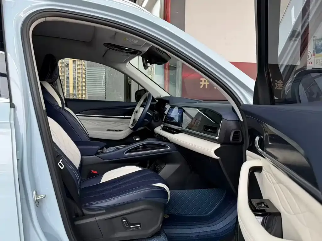 Geely Xingyue L 2023 из CN, фото 2