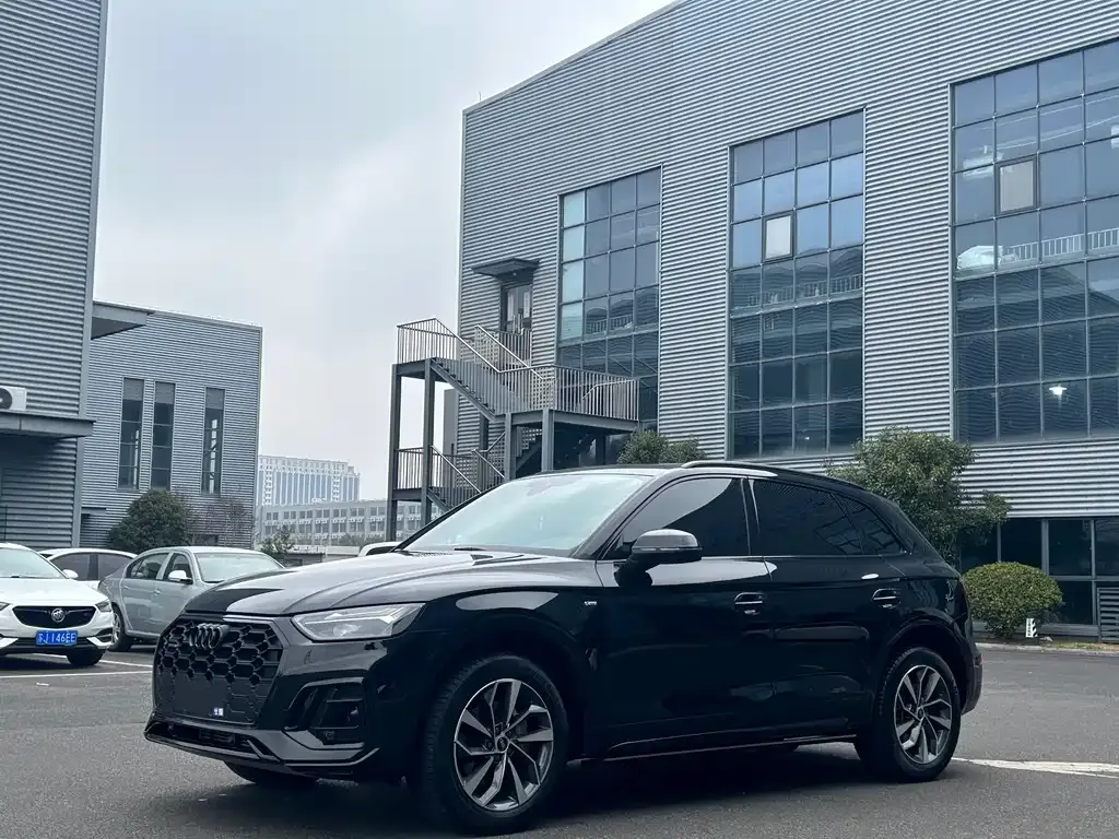 Audi Q5L 2023 из CN, фото 1