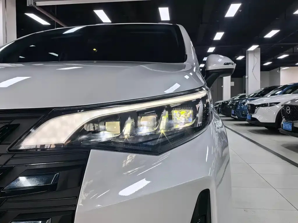 GAC Motor Trumpchi M6 — фото 3