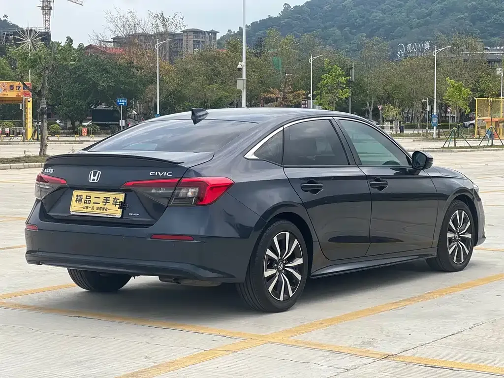 Honda Civic — фото 10