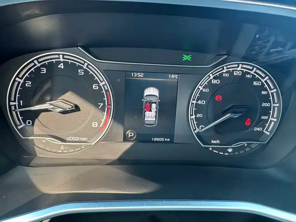 Geely Binyue 2021 из CN, фото 2