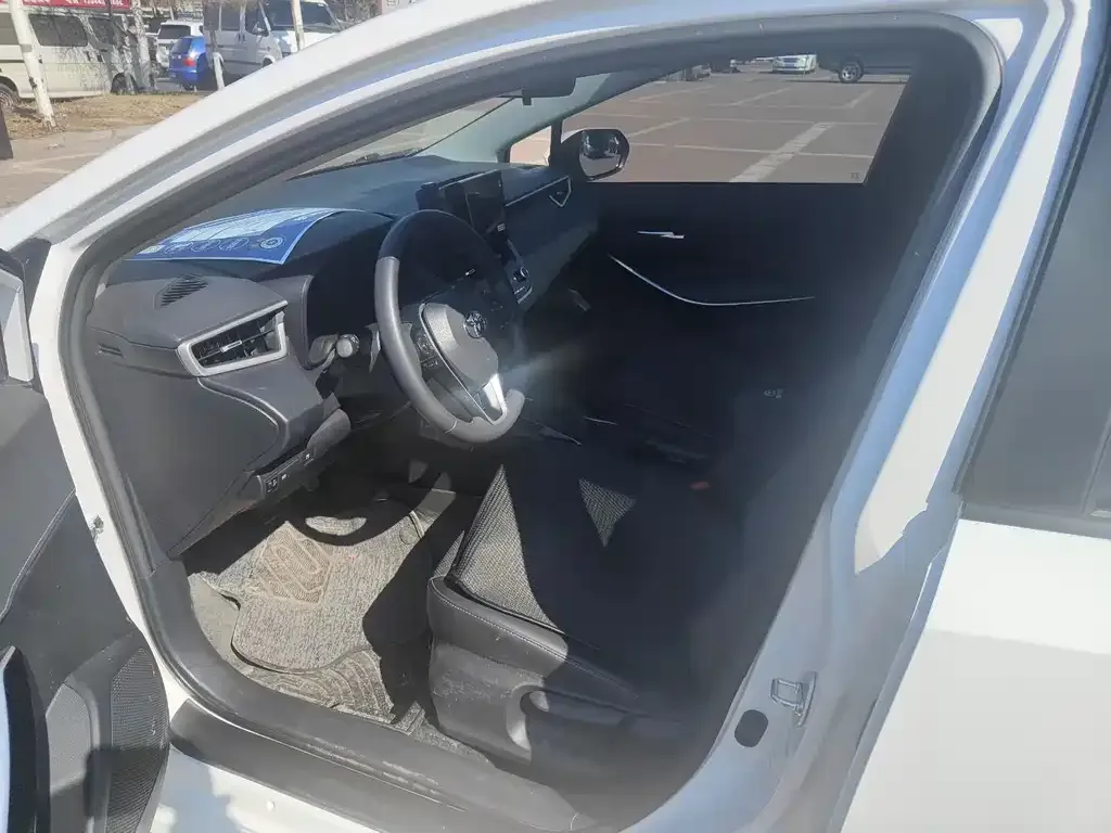 Toyota Corolla 2025 из CN, фото 9