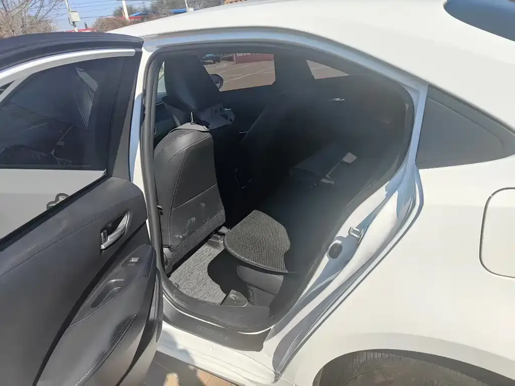 Toyota Corolla 2025 из CN, фото 2