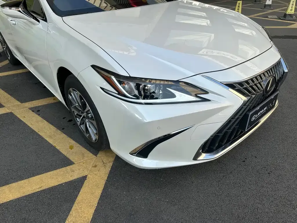 Lexus ES 2023 из CN, фото 3