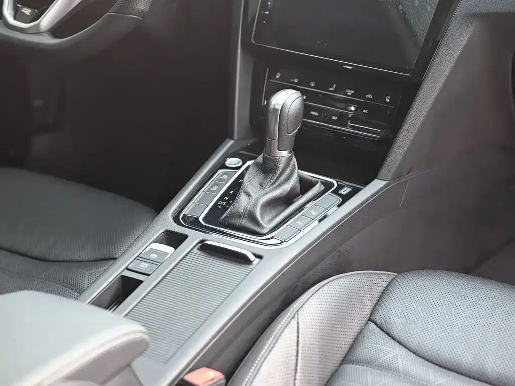 Volkswagen CC 2023 из CN, фото 5