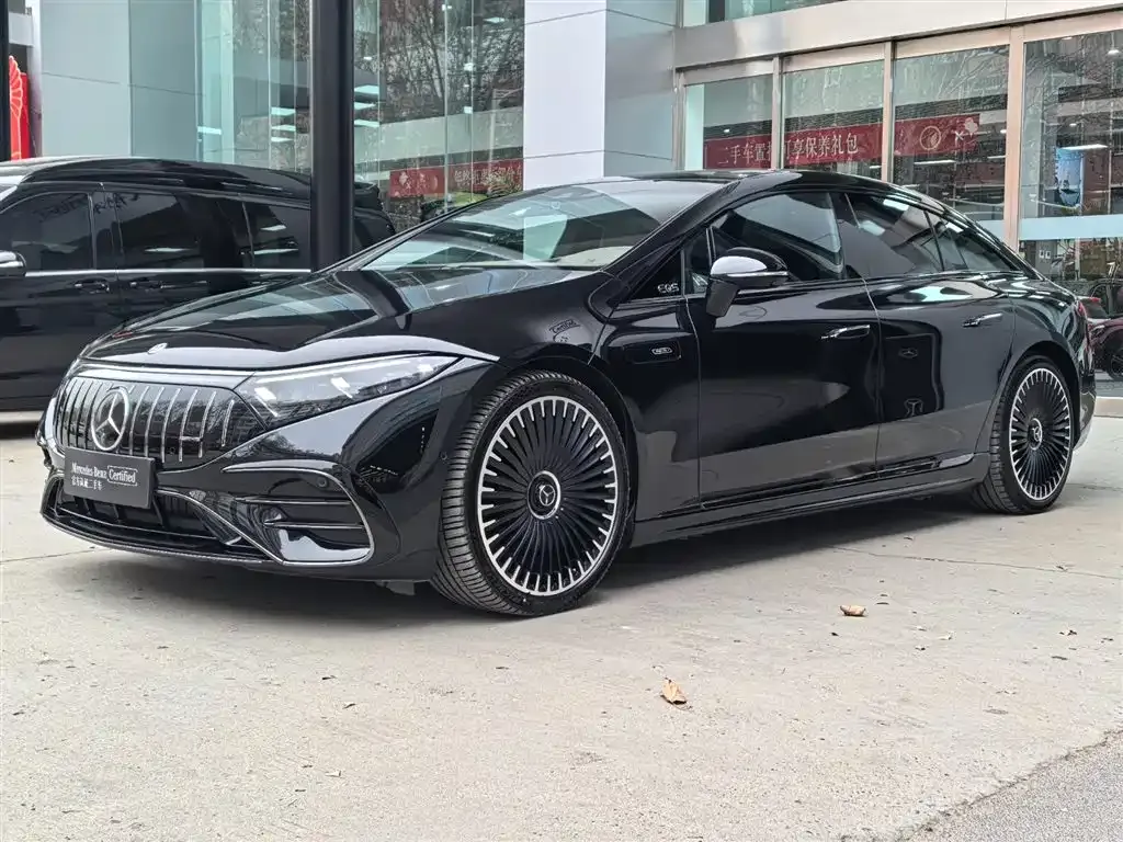 Mercedes-Benz EQS AMG — фото 1