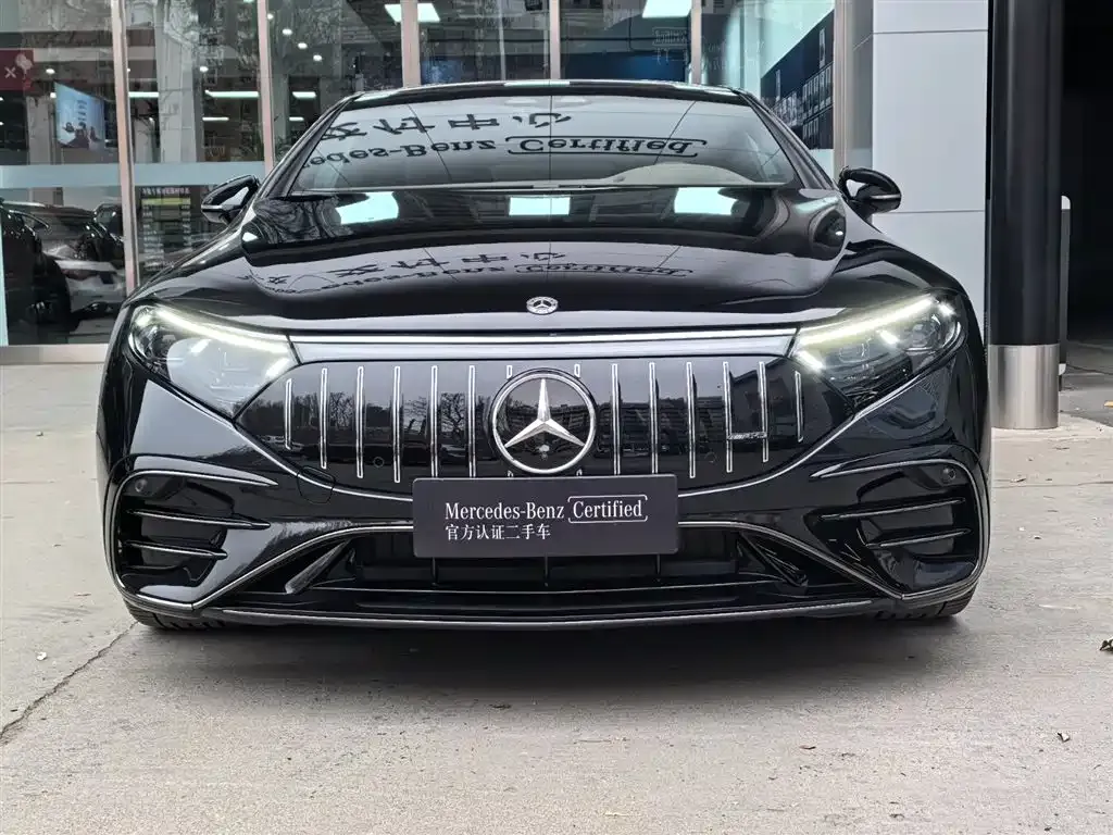 Mercedes-Benz EQS AMG — фото 3