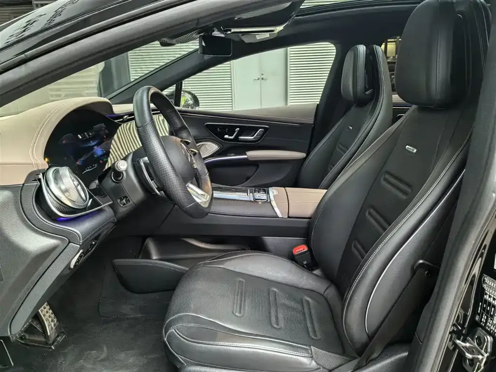 Mercedes-Benz EQS AMG — фото 2