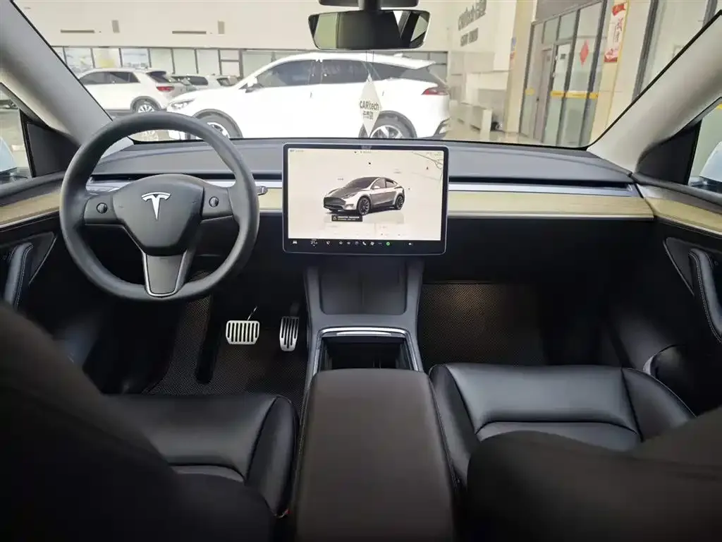 Tesla Model Y — фото 3