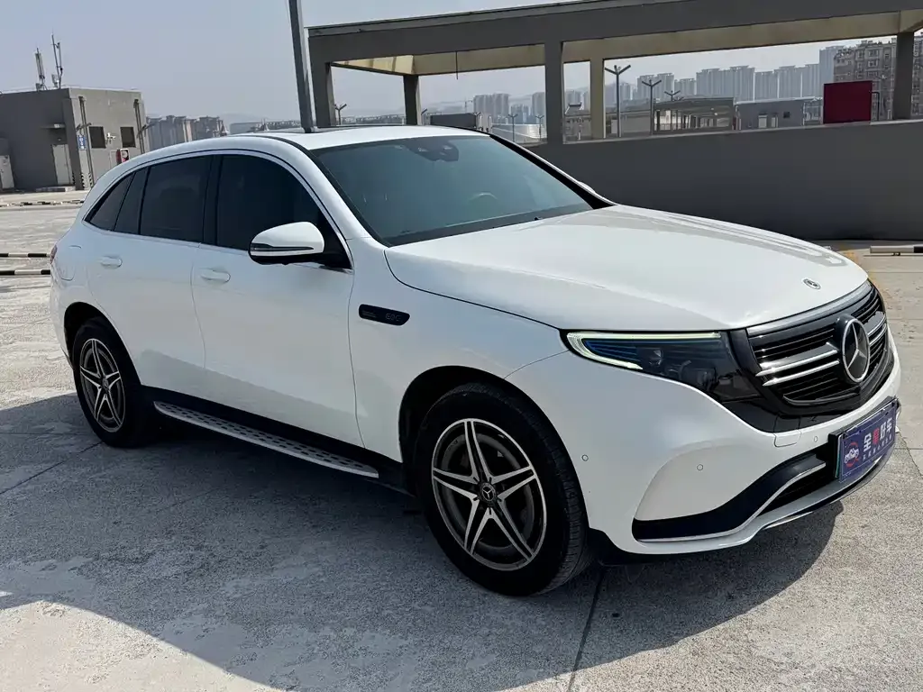 Mercedes-Benz EQC — фото 9