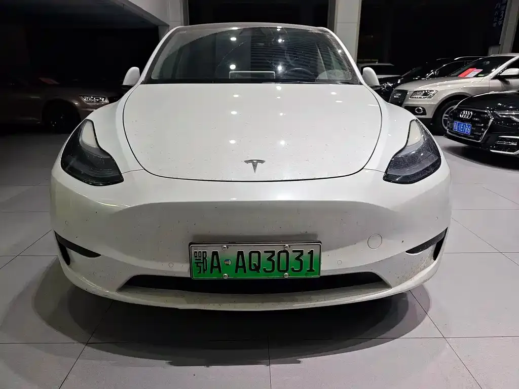 Tesla Model Y — фото 9