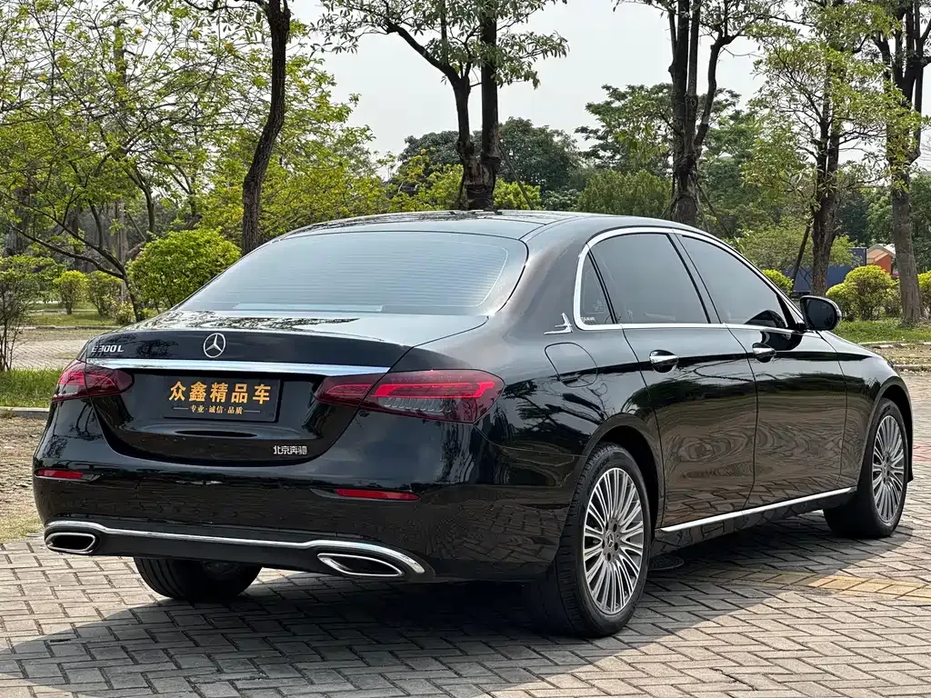 Mercedes-Benz E-Class — фото 10