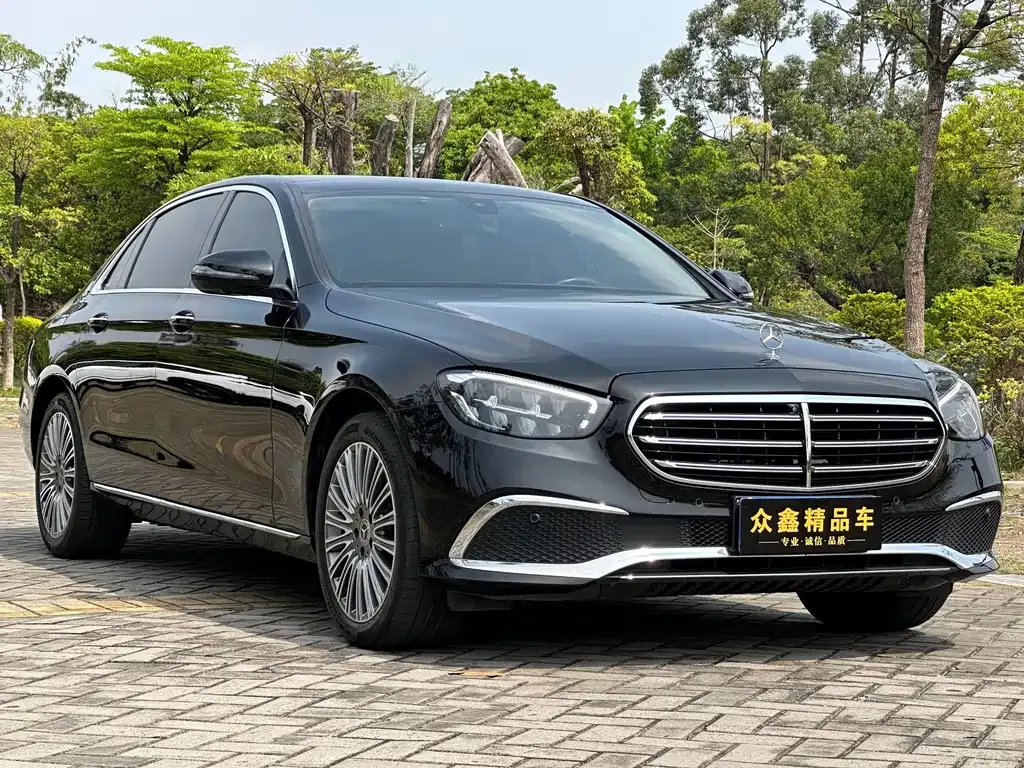 Mercedes-Benz E-Class — фото 9