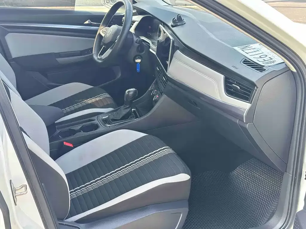 Volkswagen Bora 2024 из CN, фото 3