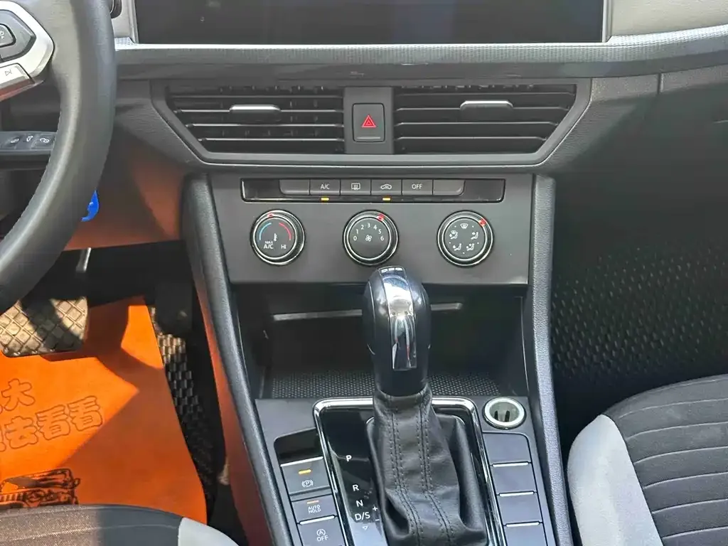 Volkswagen Bora 2024 из CN, фото 6