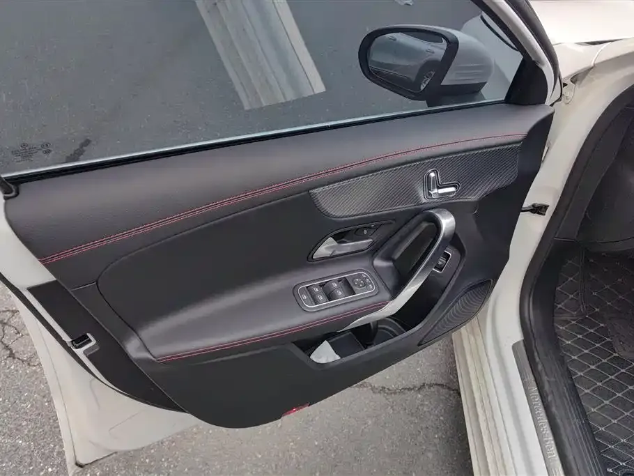 Mercedes-Benz A-Class 2024 из CN, фото 7