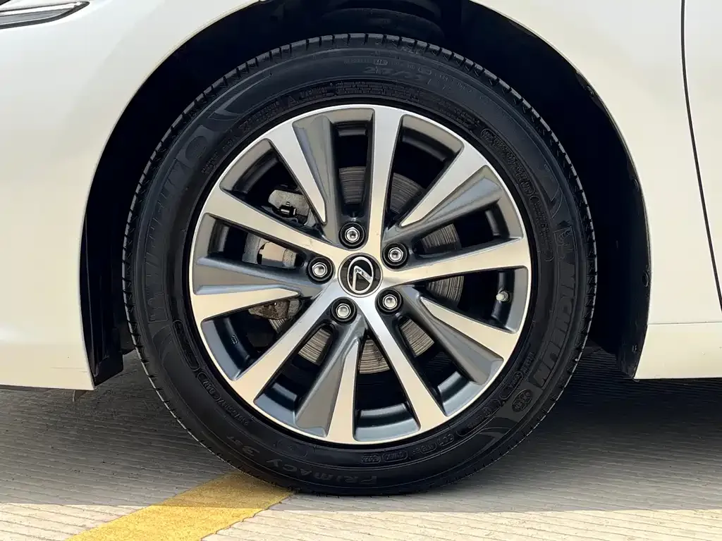 Lexus ES — фото 2
