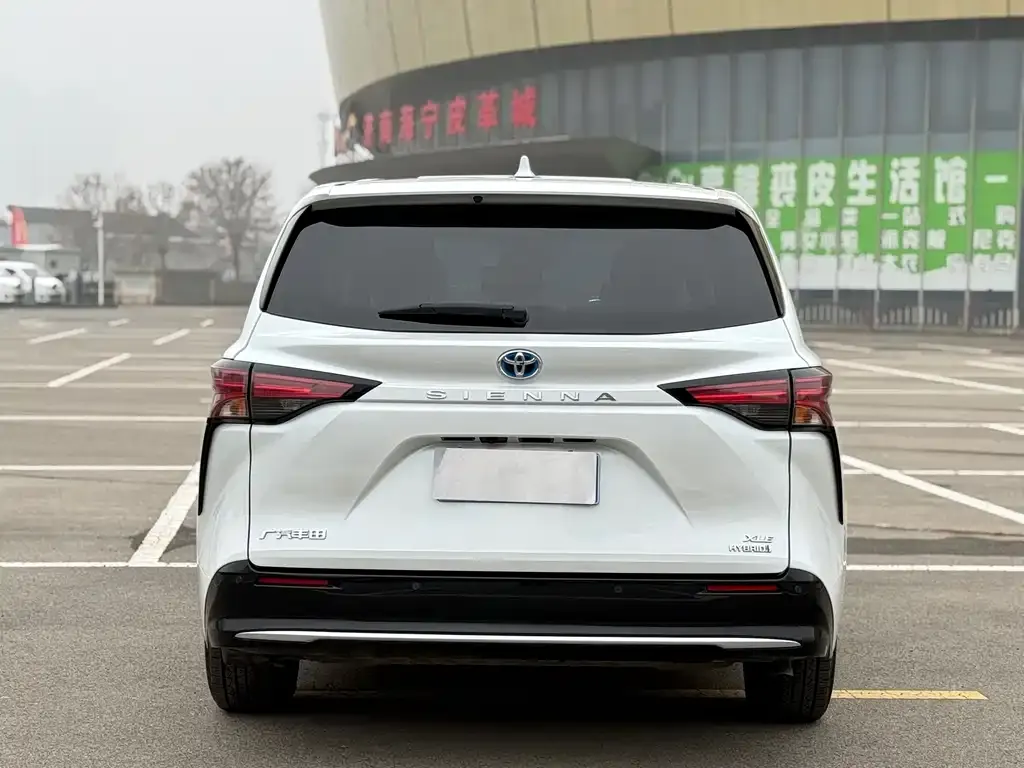 Toyota Sienna 2023 из CN, фото 7