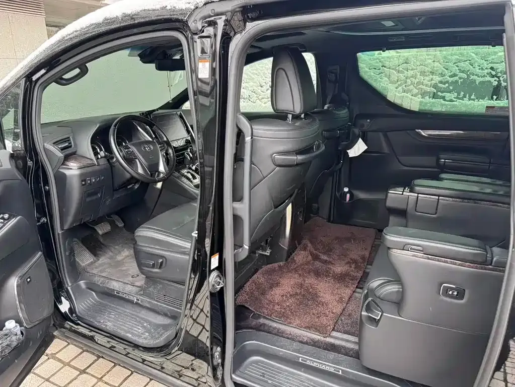 Toyota Alphard 2022 из CN, фото 8