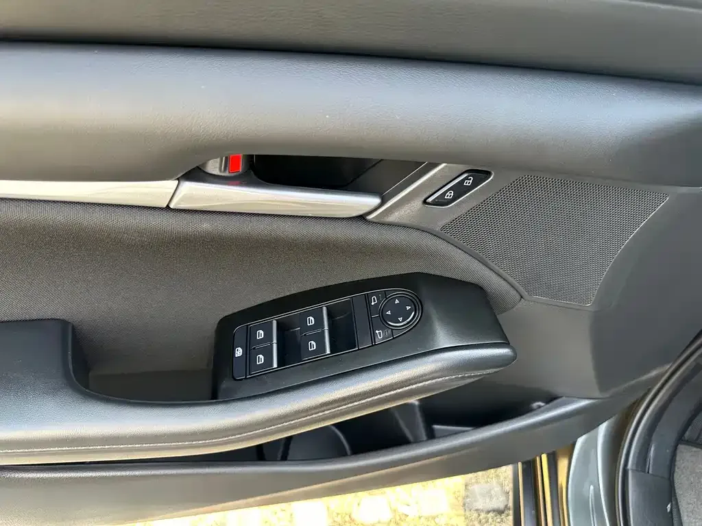 Mazda 3 Axela 2024 из CN, фото 3