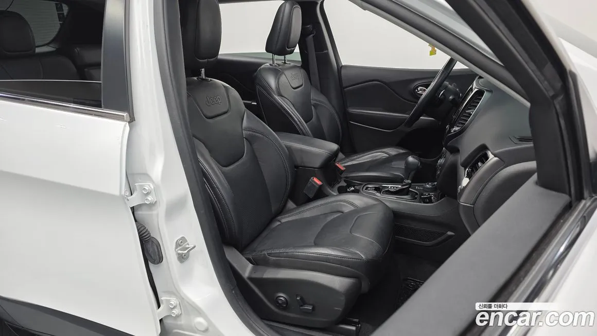 Jeep Cherokee 2021 из KR, фото 5