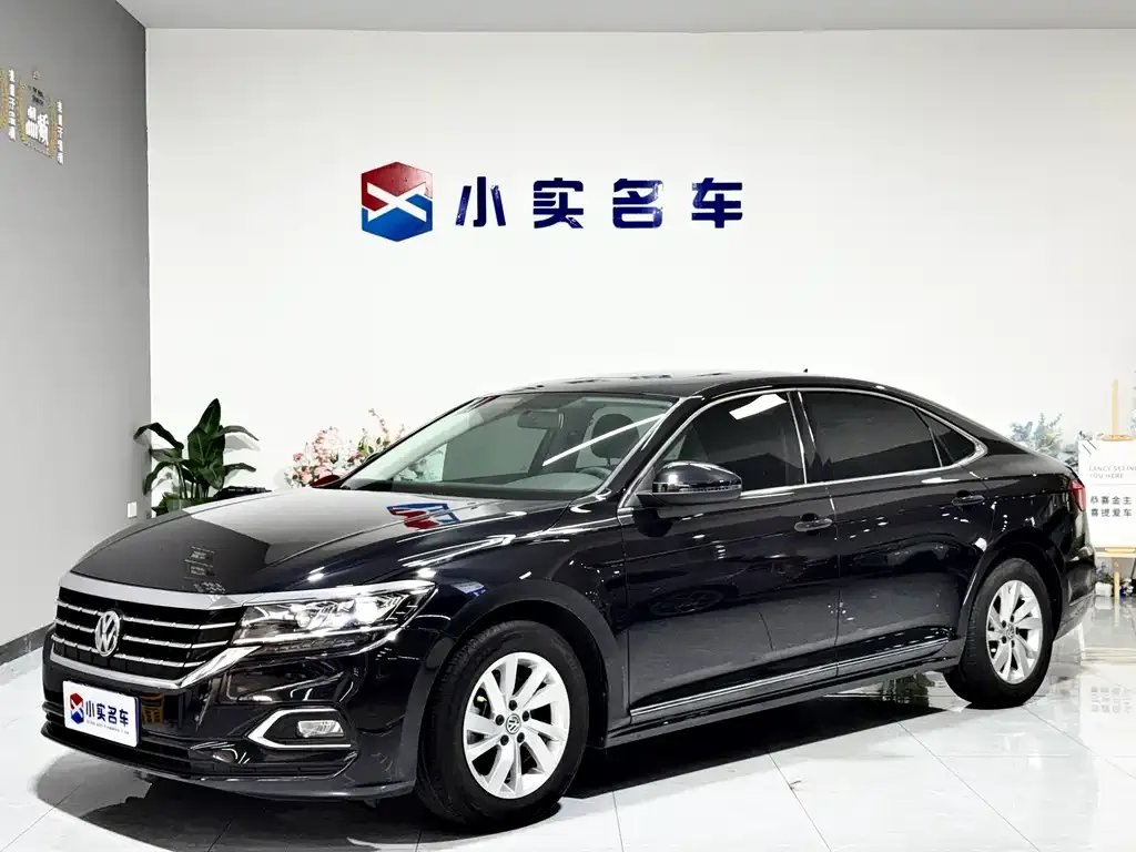 Volkswagen Passat — фото 1