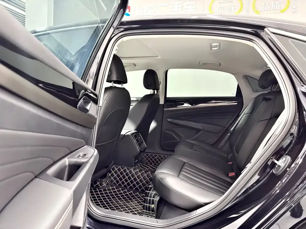 Volkswagen Passat — фото 10