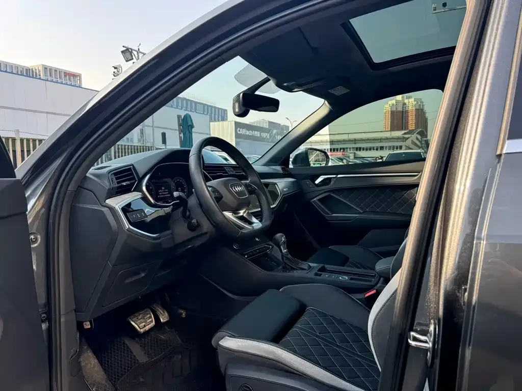 Audi Q3 2025 из CN, фото 3