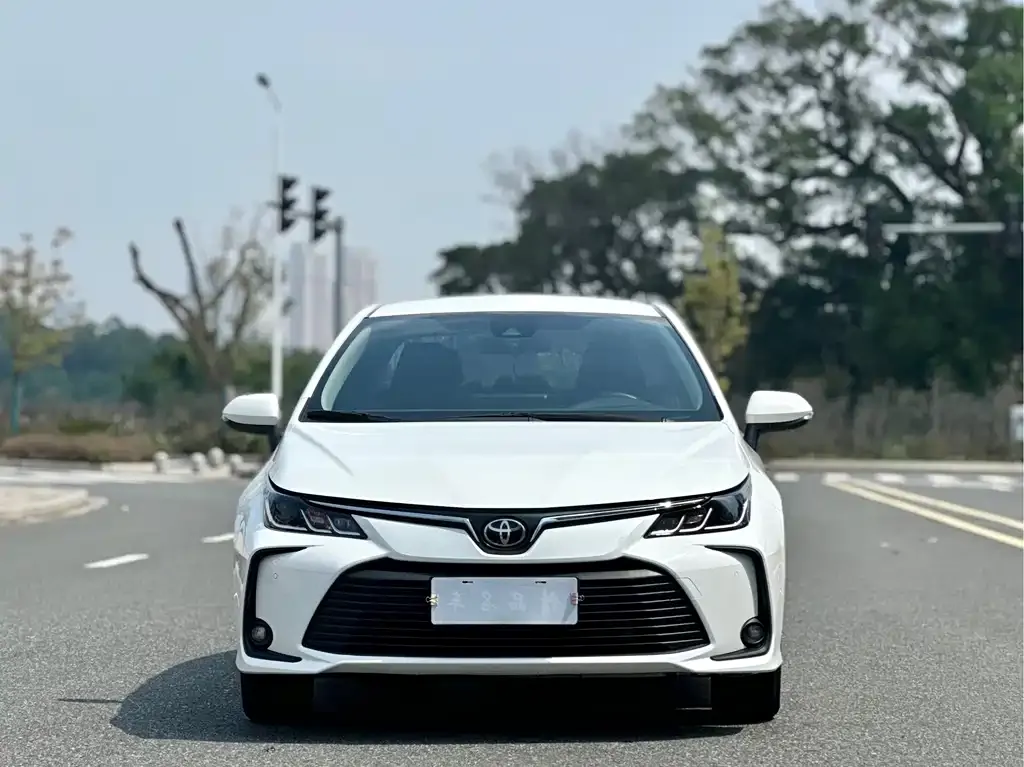 Toyota Corolla 2023 из CN, фото 4