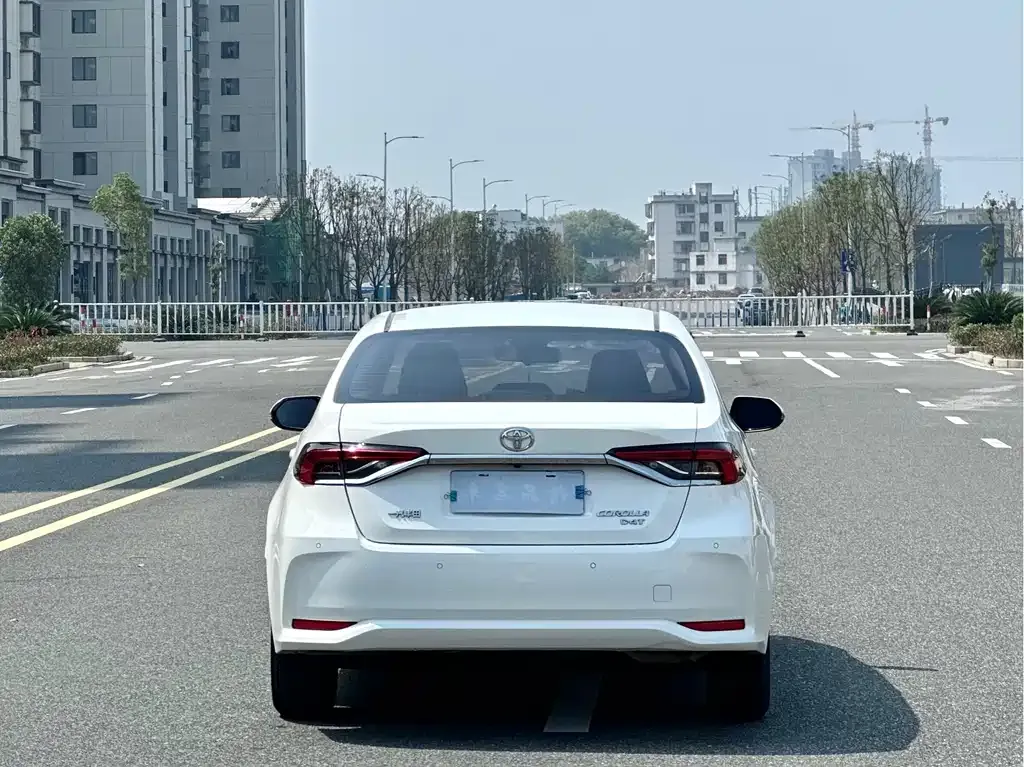 Toyota Corolla 2023 из CN, фото 9