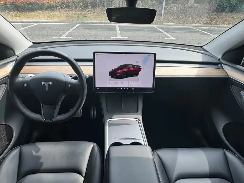 Tesla Model Y — фото 4