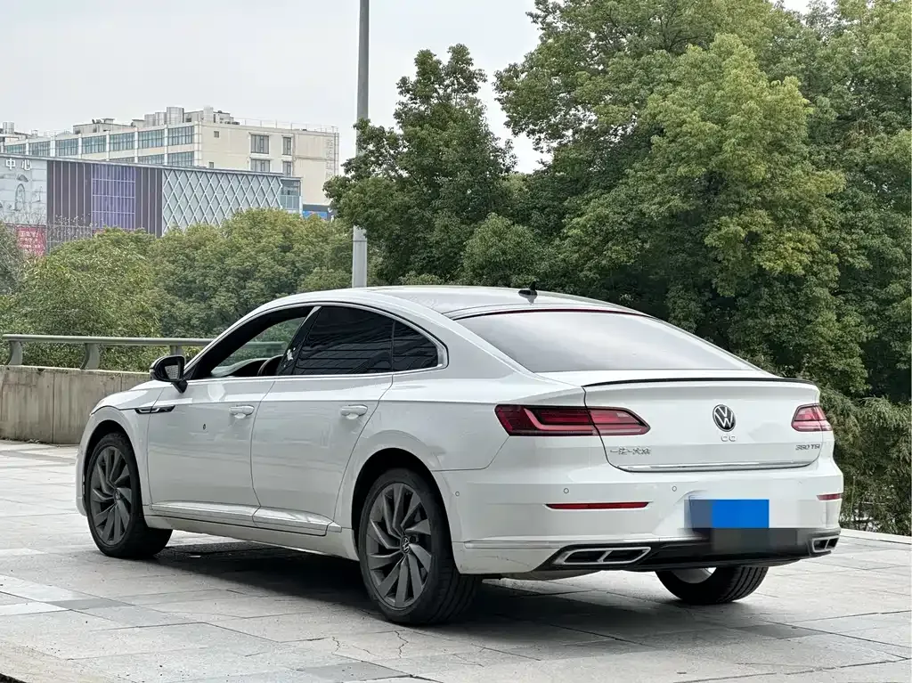 Volkswagen CC 2022 из CN, фото 10