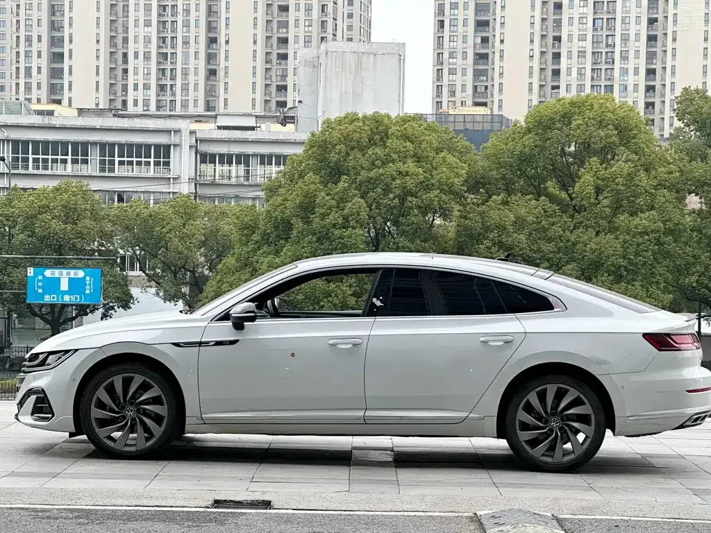 Volkswagen CC 2022 из CN, фото 8