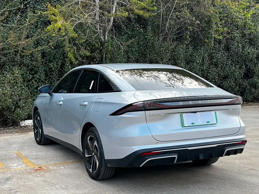 Geely Galaxy L6 — фото 3