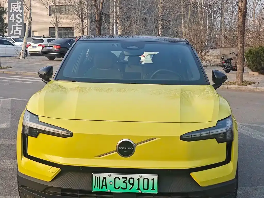 Volvo EX30 2024 из CN, фото 7