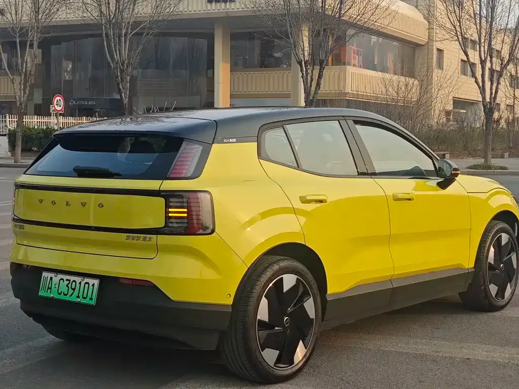 Volvo EX30 2024 из CN, фото 9