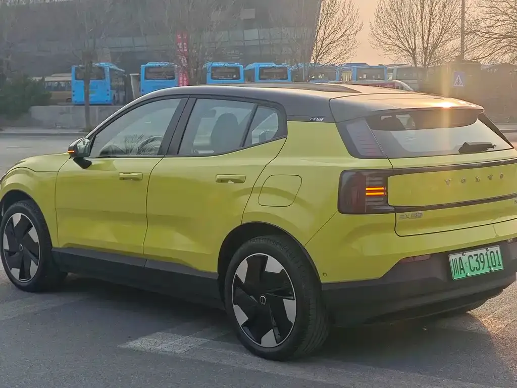 Volvo EX30 2024 из CN, фото 8