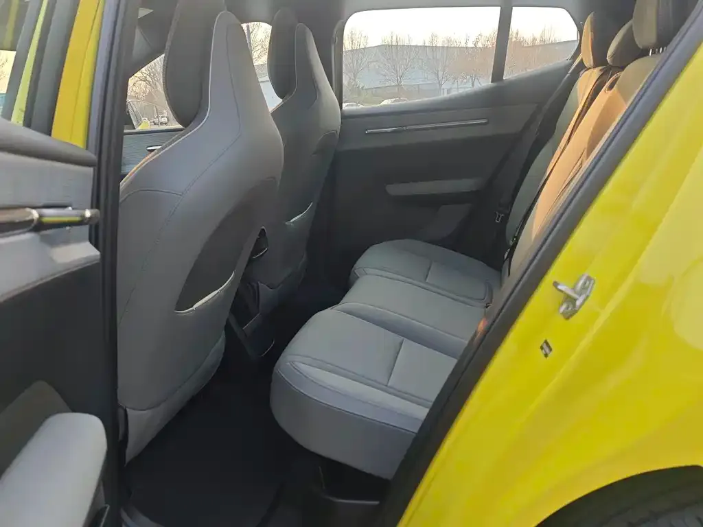 Volvo EX30 2024 из CN, фото 5