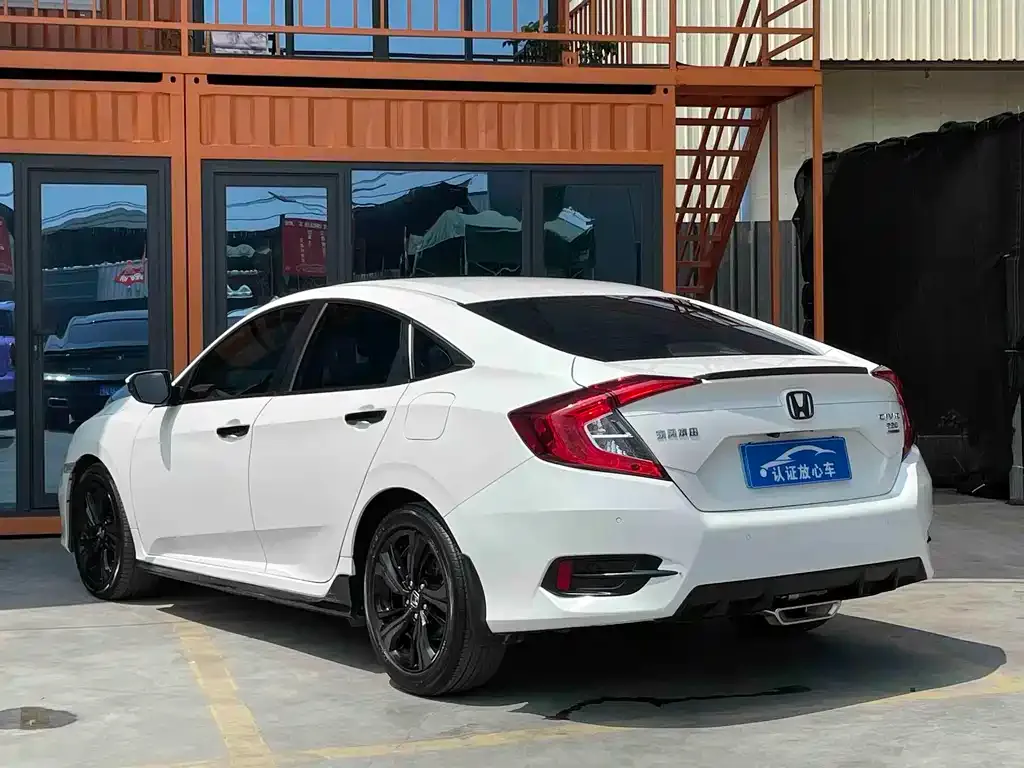 Honda Civic — фото 6