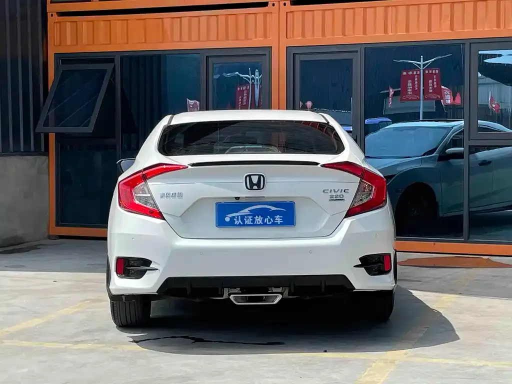 Honda Civic — фото 5