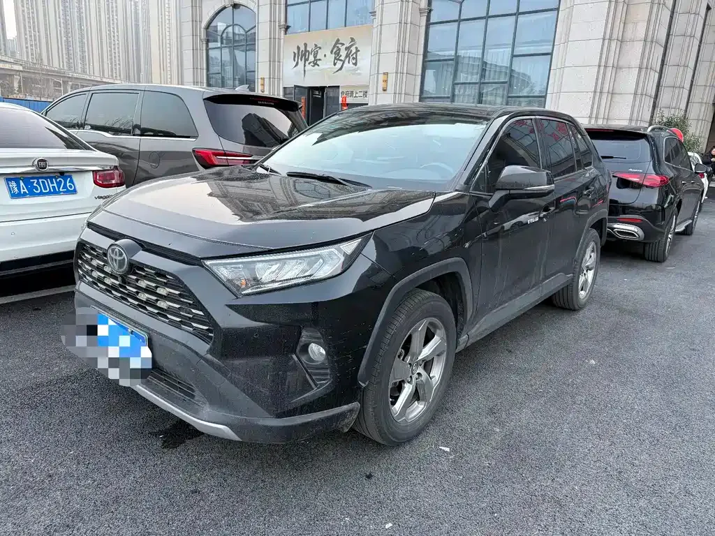 Toyota RAV4 2022 из CN, фото 1