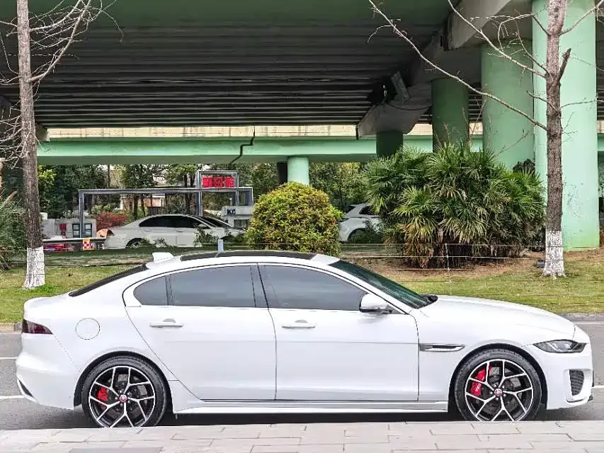 Jaguar XEL — фото 10