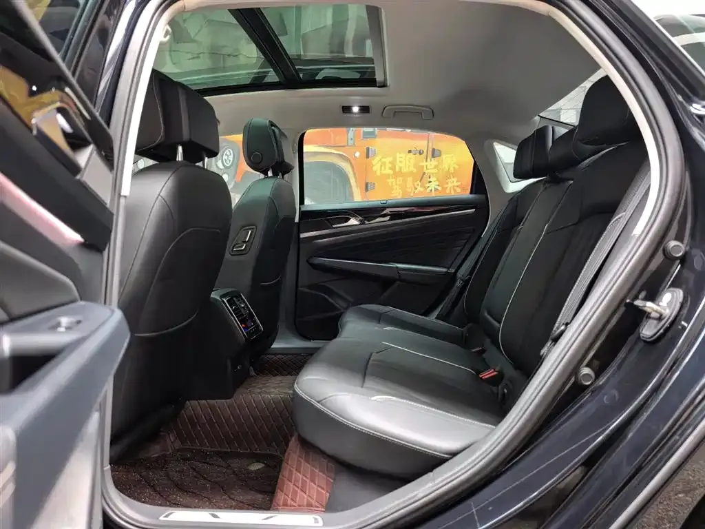Volkswagen Passat — фото 5