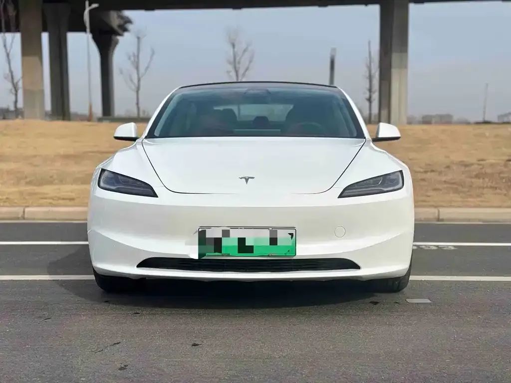 Tesla Model 3 — фото 3