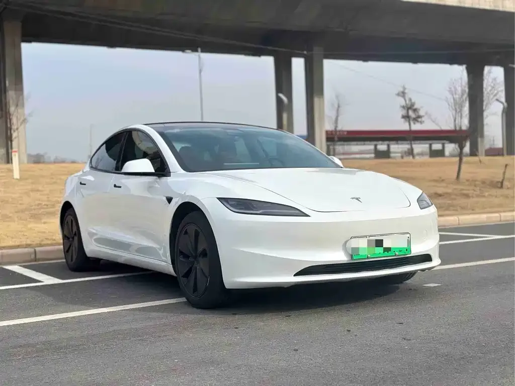 Tesla Model 3 — фото 4