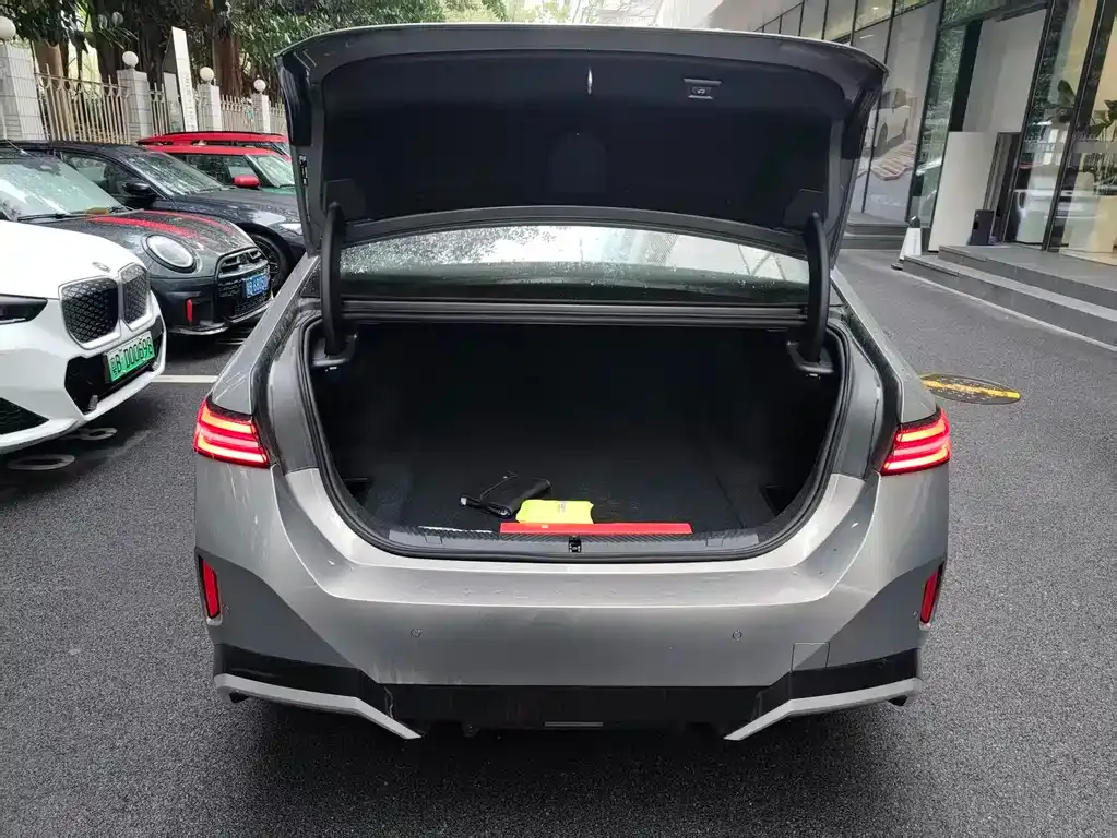 BMW i5 2025 из CN, фото 6